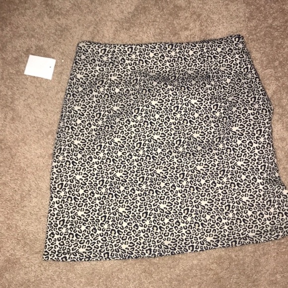 6 for $39: dresses/skirts—NWT and EUC - Picture 10 of 16